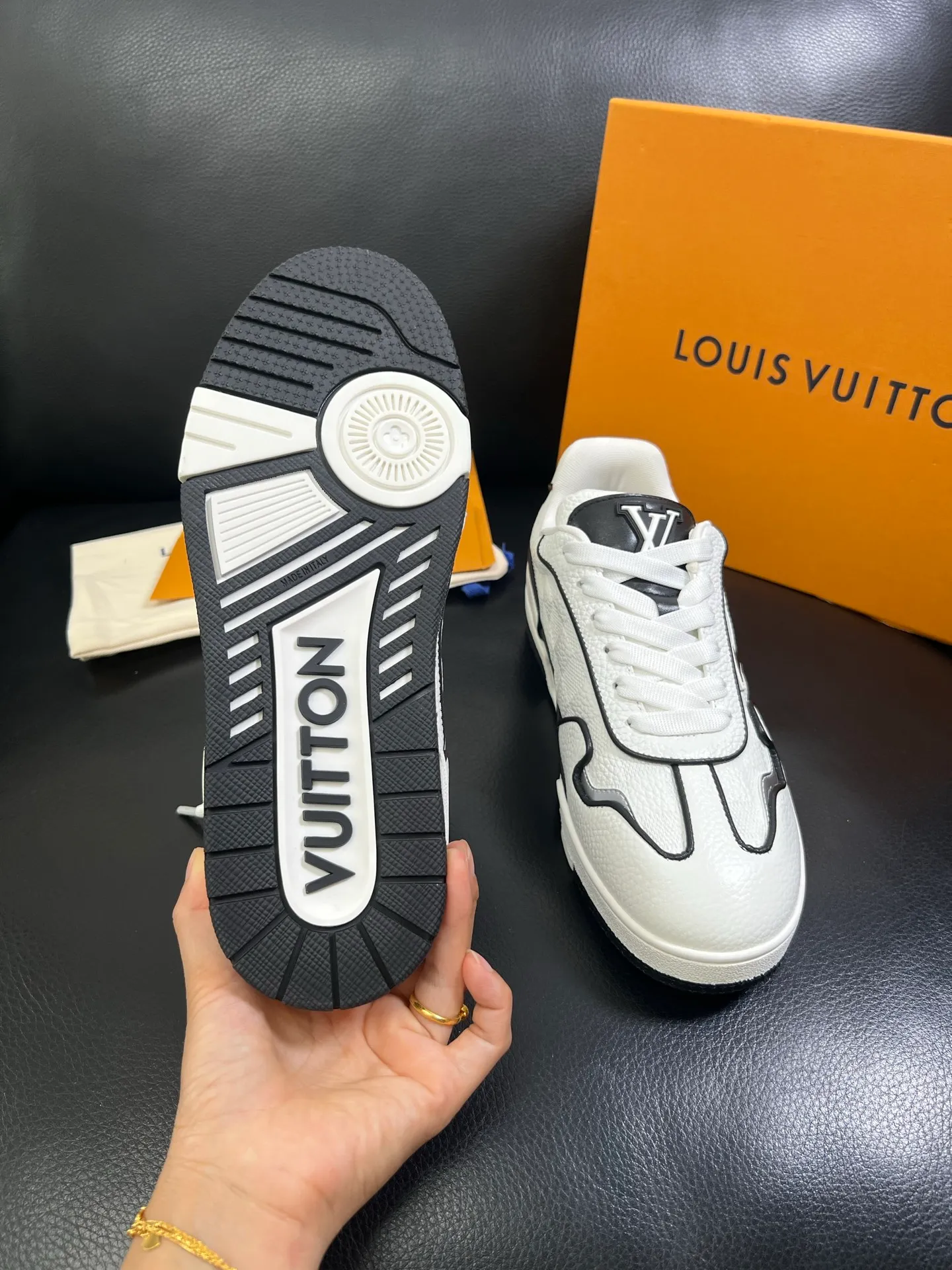 Men's shoes💰840 Lv 🔍Top purchasing agent🇮🇹 Louis Vuitton, the sports sneaker counter is synchronized, the uppers are imported from Italy, high-quality splicing colorful and complex crafts, the imported mesh padding is soft and comfortable, soles: original soles specially provided by the original factory, T men's men's shoes 💰U exclusive movable molded soles are super comfortable, original factory and single goods, 🔍🔍high quality, you can enter and leave the counter at will, welcome to compare, code number 39-44 (customized 38 45) 85878